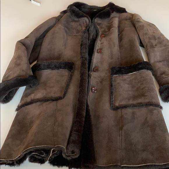 Brown shearling cost - Picture 2 of 11
